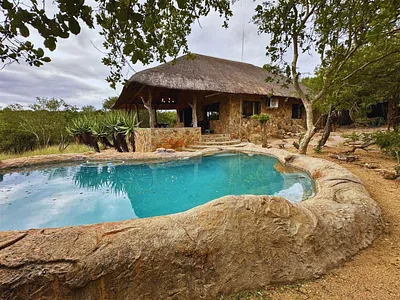 2 Bedroom House For Sale in Lissataba Private Nature Reserve, Hoedspruit - Z7lg.webp