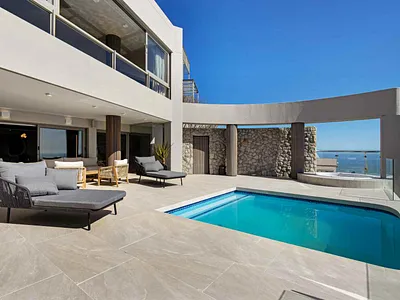 7 Bedroom House For Sale in Cape Town - img