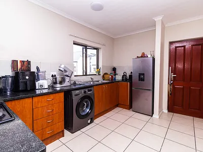 3 Bedroom Apartment For Sale in Blouberg - 1vN2.webp