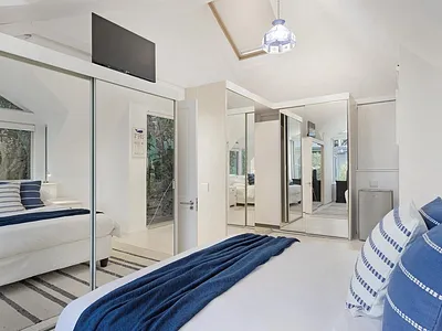 4 Bedroom House For Sale in Cape Town - img