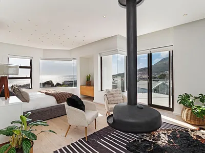 4 Bedroom House For Sale in Cape Town - img