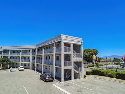 2 Bedroom Apartment For Sale in Parow - mNW3.webp