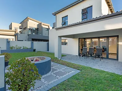 6 Bedroom House For Sale in Blouberg - img