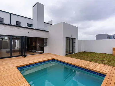 4 Bedroom House For Sale in Blouberg - OXSP.webp