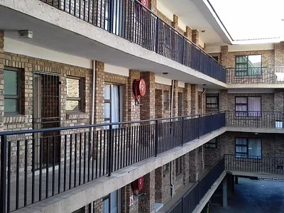 2 Bedroom Apartment For Sale in Miederpark, Potchefstroom - liJb.webp