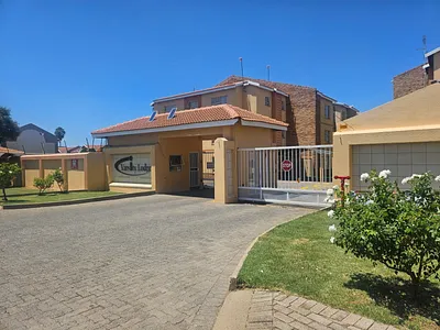 1 Bedroom Apartment For Sale in Potchefstroom - xcNM.webp