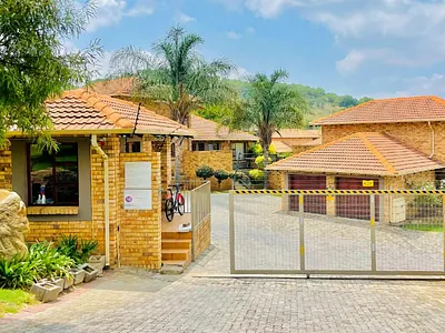 3 Bedroom Townhouse For Sale in Alberton - m9xC.webp