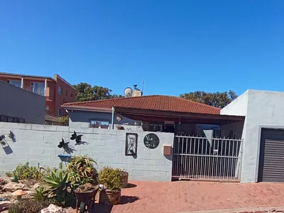 3 Bedroom House For Sale in Saldanha - 4yNB.webp