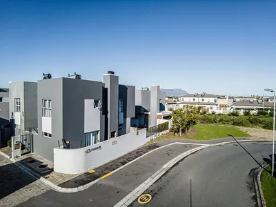 3 Bedroom Townhouse For Sale in Blouberg - TsXA.webp