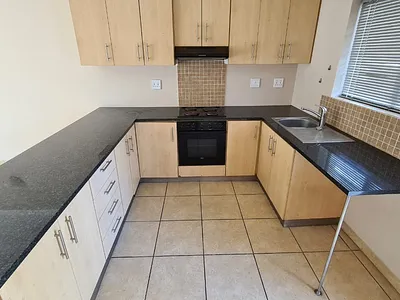 2 Bedroom Apartment For Sale in Potchefstroom - 1VhA.webp
