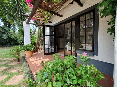 1 Bedroom Apartment To Rent in Sandton - YuvB.webp