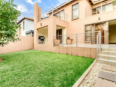 4 Bedroom Townhouse For Sale in Sandton - e6Mw.webp