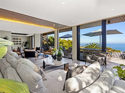 5 Bedroom House For Sale in Cape Town - NjZJ.webp