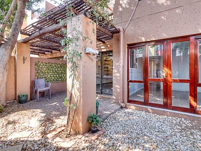2 Bedroom Townhouse For Sale in Sandton - G72p.webp