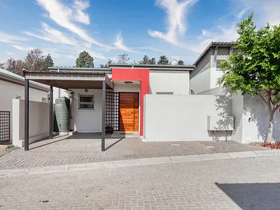 1 Bedroom Townhouse For Sale in Sandton - 9V0b.webp