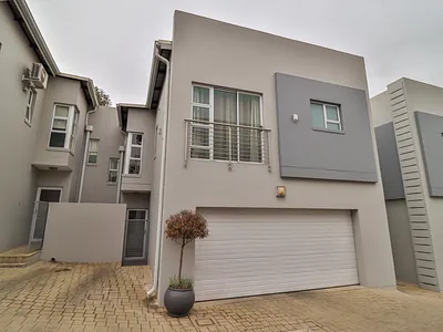 3 Bedroom Townhouse For Sale in Sandton - V6FY.webp