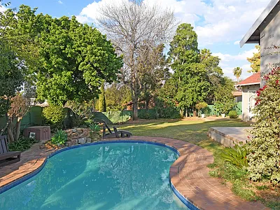 4 Bedroom House For Sale in Randburg - GD3q.webp