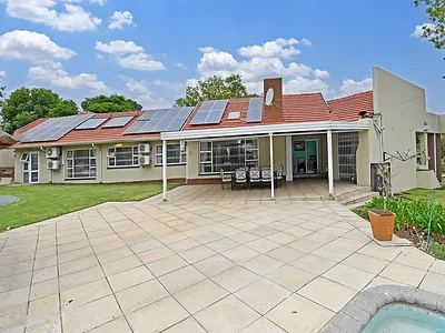 4 Bedroom House For Sale in Sandton - KTxe.webp