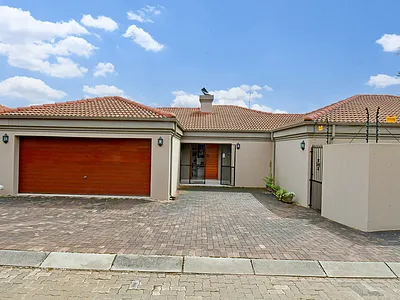 3 Bedroom Townhouse For Sale in Sandton - img