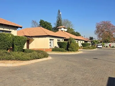 3 Bedroom Townhouse For Sale in Pretoria - STk7.webp