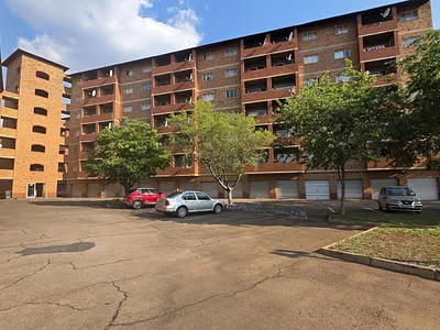 2 Bedroom Apartment For Sale in Centurion - img