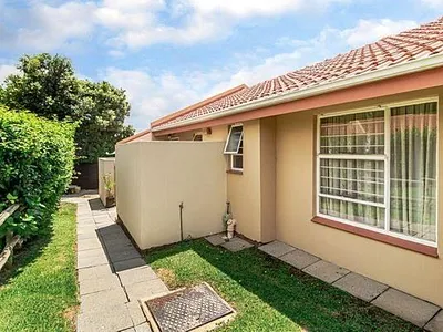 2 Bedroom Townhouse To Rent in Sandton - img