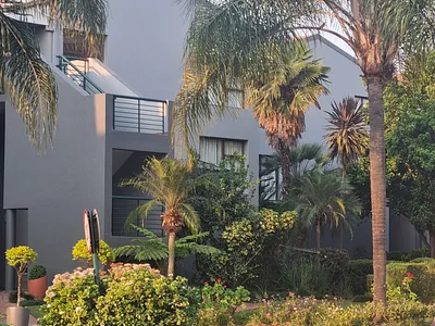 2 Bedroom Townhouse For Sale in Broederstroom AH, Hartbeespoort - vta8.webp