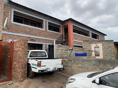 10 Bedroom House For Sale in Tembisa - Sur5.webp