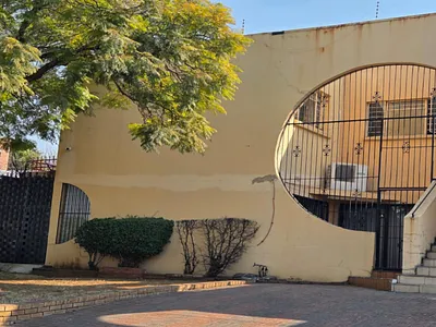 8 Bedroom House For Sale in Centurion - img
