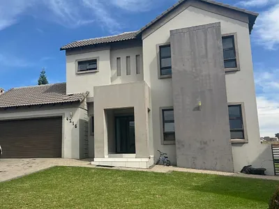 3 Bedroom House For Sale in Centurion - faOy.webp