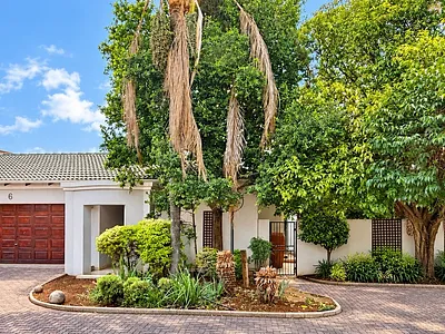 4 Bedroom Townhouse For Sale in Centurion - cXyL.webp