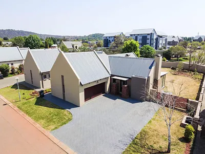 3 Bedroom House For Sale in Eldo Lakes Estate, Centurion - xnJM.webp