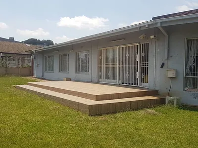 4 Bedroom House For Sale in Centurion - kh1I.webp