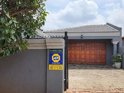 3 Bedroom House For Sale in Midrand - qr8g.webp