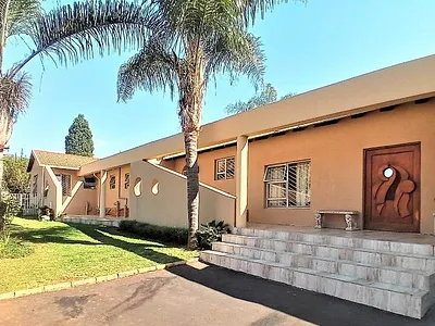 5 Bedroom House For Sale in Centurion - xzG0.webp
