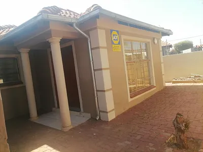 3 Bedroom House For Sale in Midrand - 5sCv.webp