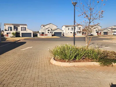 2 Bedroom Apartment For Sale in Centurion - Kcfp.webp