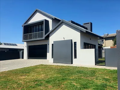 4 Bedroom House For Sale in Centurion - OvVL.webp