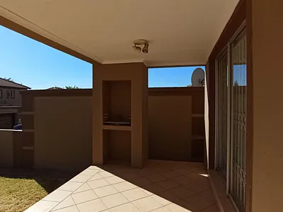 3 Bedroom Apartment For Sale in Midrand - zkSz.webp