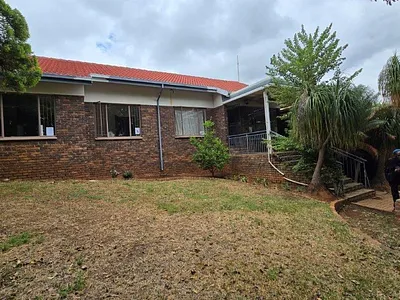 4 Bedroom House For Sale in Centurion - IzqJ.webp