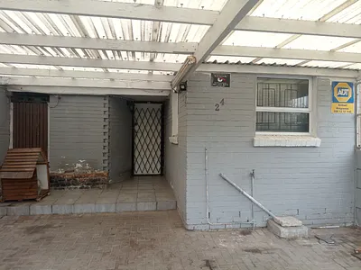 3 Bedroom House For Sale in Mitchells Plain - yeH7.webp