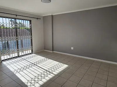 2 Bedroom Apartment To Rent in Blouberg - 7lMX.webp