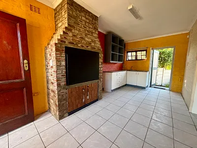 1 Bedroom Apartment To Rent in Brackenfell - PPCj.webp