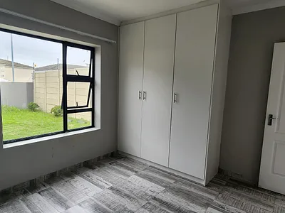 1 Bedroom Apartment To Rent in Blouberg - d2Pf.webp