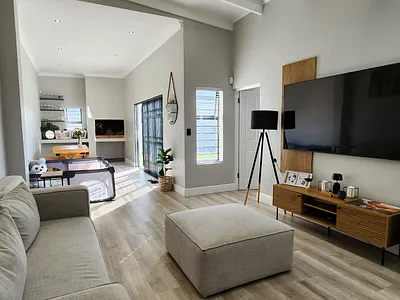 2 Bedroom House To Rent in Blouberg - EJ4R.webp