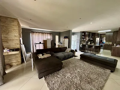 3 Bedroom House For Sale in Brackenfell - L3Nt.webp