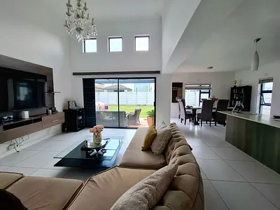 4 Bedroom House To Rent in Blouberg - s6IH.webp