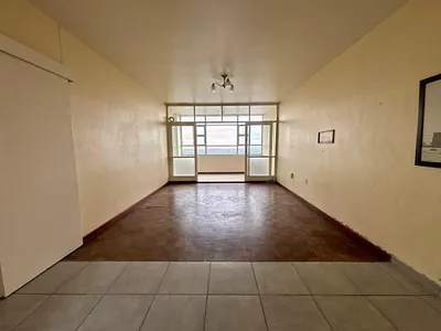 2 Bedroom Apartment For Sale in Goodwood - img