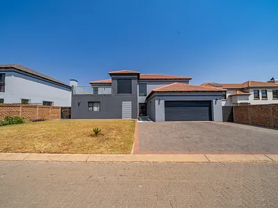 5 Bedroom House To Rent in Boksburg - x3Ho.webp
