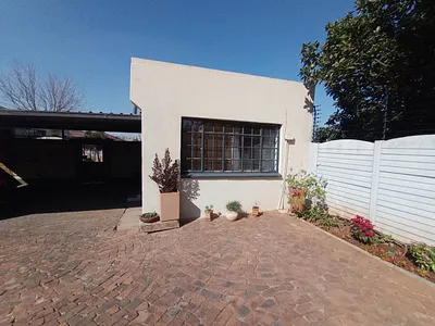 2 Bedroom Apartment To Rent in Germiston - Yiyj.webp